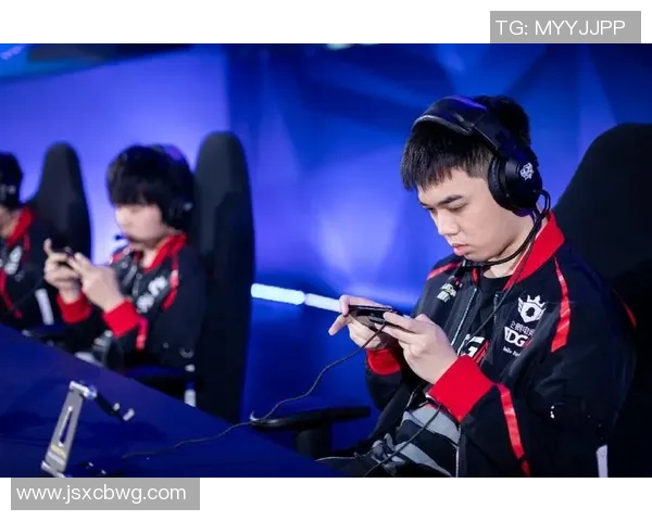 AG战队成功逆袭击败EDG俱乐部展现强大实力与团队默契