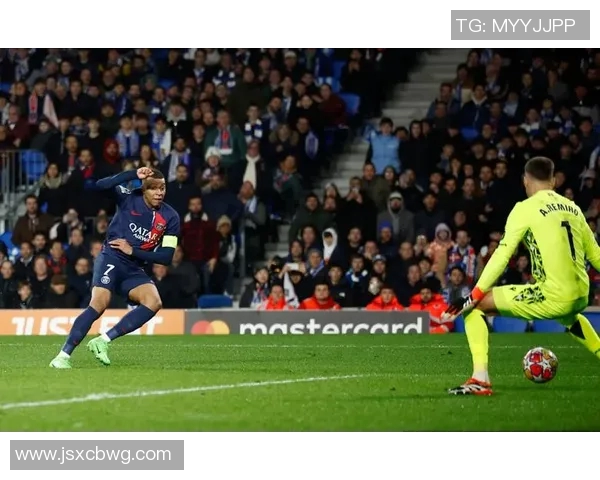 巴黎圣日耳曼晋级欧冠八强，尤文图斯陷困境需逆风翻盘