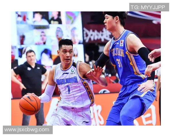 北京队在季后赛中大胜福建队，晋级四强！