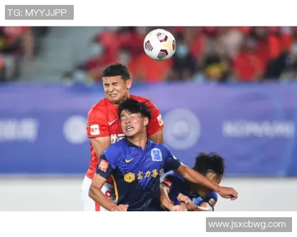 沙尔克04球迷齐声呼唤：更换主帅拯救球队！